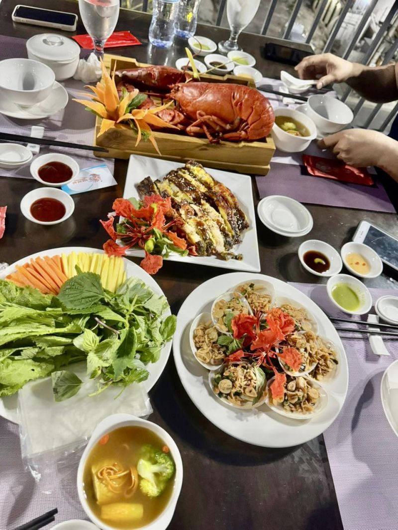 Nhà Hàng San Hô Đỏ - Cửa Lò