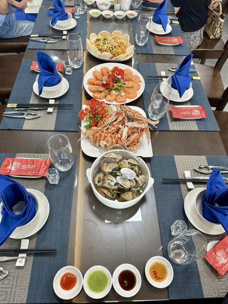 Nhà Hàng San Hô Đỏ - Cửa Lò