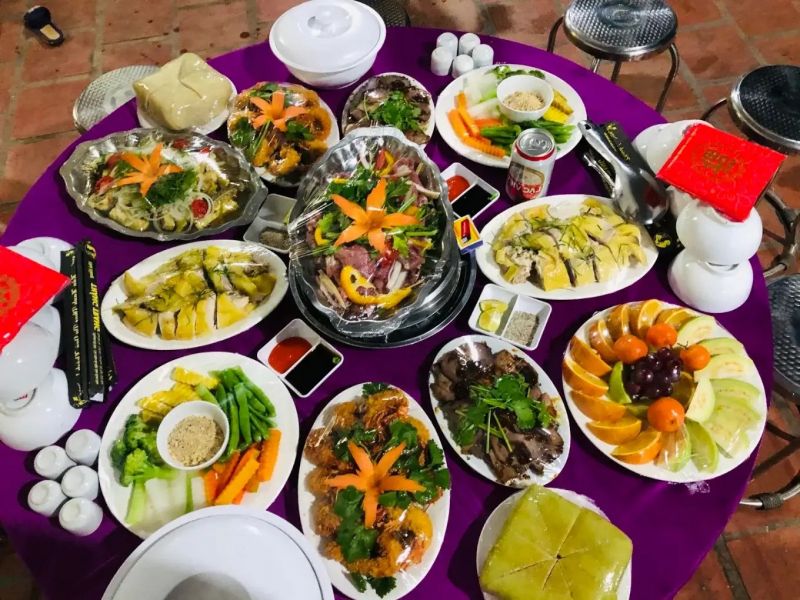 Nhà hàng Thắng Trang dưới chân cầu Thực Phẩm, Tân Kỳ