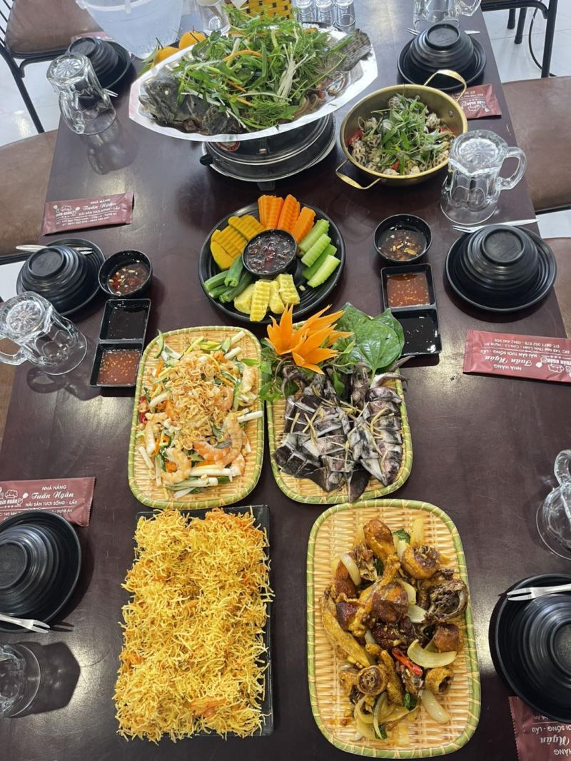 Nhà hàng Tuấn Ngân