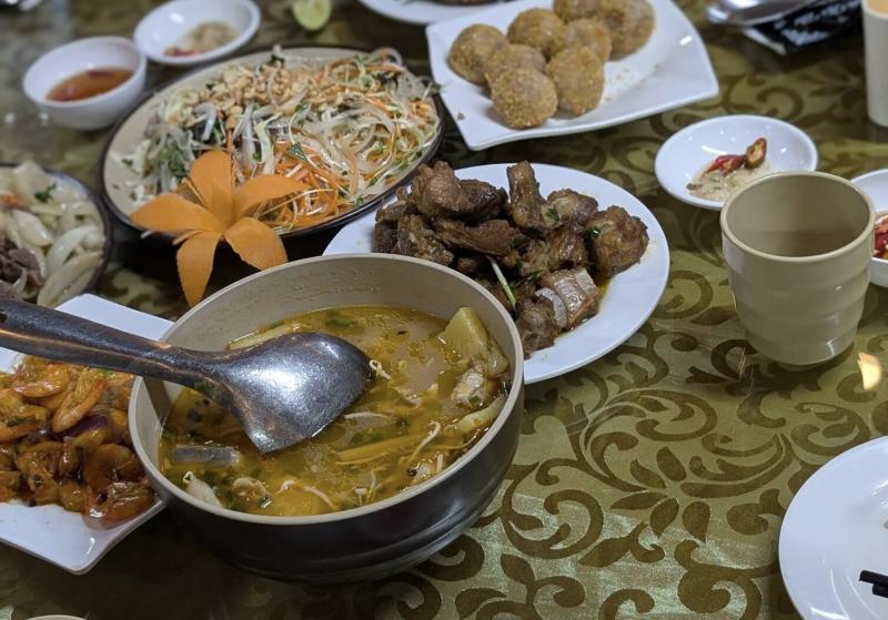 Nhà Hàng Việt Nguyên Nội Bài