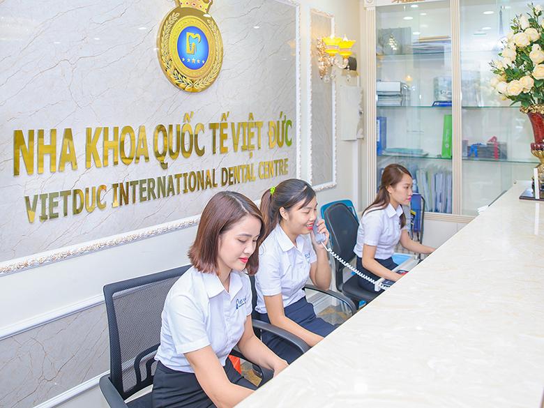 Đội ngũ nhân viên nhiệt tình tại nha khoa quốc tế Việt Đức