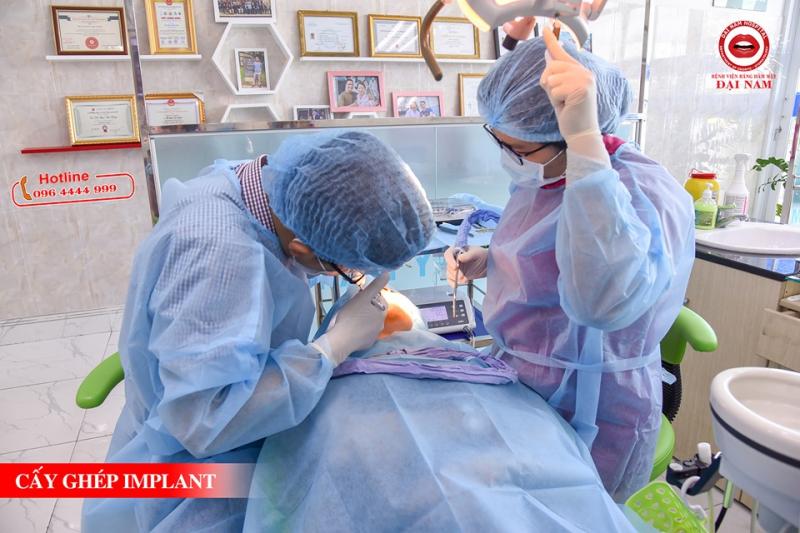 Bên cạnh niềng răng thì tại Nha khoa Sài Gòn còn có dịch vụ cấy ghép Implant