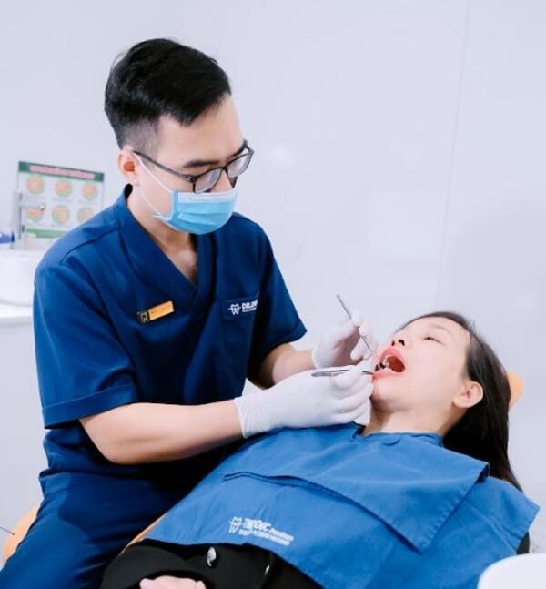 Bác sĩ Nguyễn Thanh Tuấn với +10 năm kinh nghiệm trong lĩnh vực cấy ghép Implant.