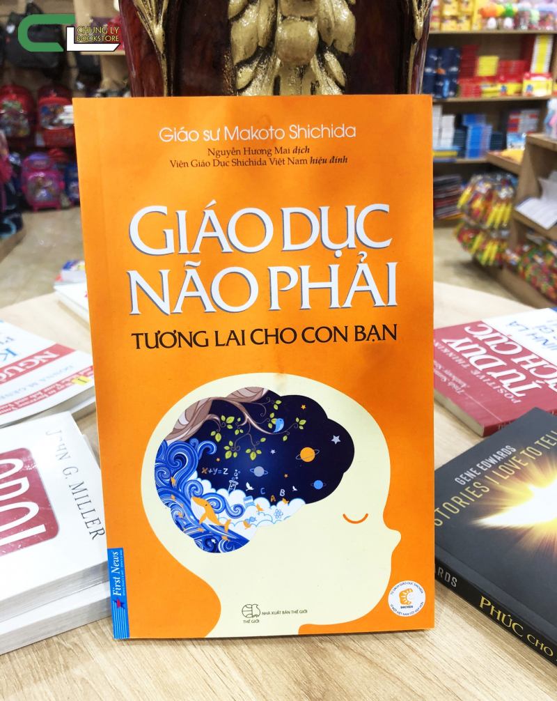 Các đầu sách đủ thê loại đều có mặt rất sớm tại nhà sách Chung Lý