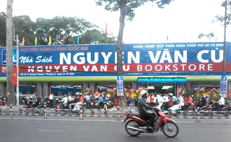 Nhà sách Nguyễn Văn Cừ