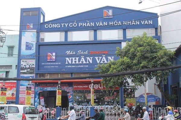 Nhà sách Nhân Văn Bến Tre một trong những cơ sở đi đầu trong lĩnh vực văn phòng phẩm