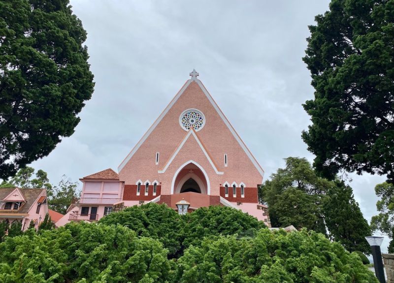 Nhà Thờ Domaine De Marie