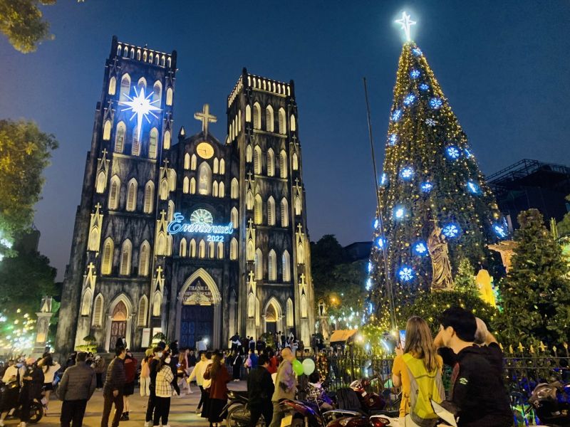 Cung thánh Nhà thờ Lớn