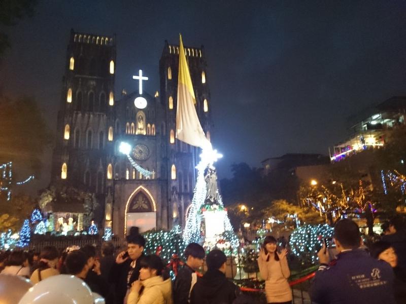 Top 8 Nhà thờ lý tưởng nhất để bạn đón Giáng sinh (Noel) về đêm Hà Nội