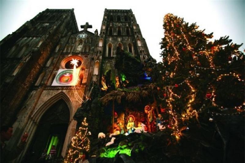 Nhà thờ lớn Hà Nội luôn được trang hoàng lộng lẫy trong dịp Noel
