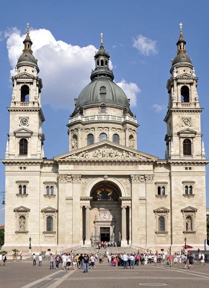 Nhà thờ Thánh Stephen’s Basilica, Budapest, Hungary