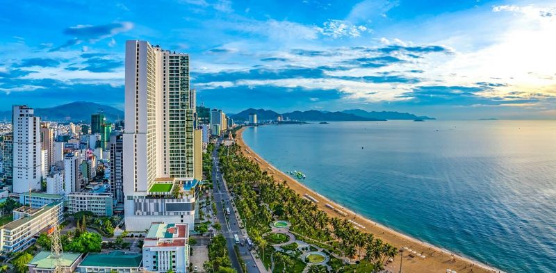 Nha Trang tuy có khí hậu nhiệt đời gió mùa, nhưng cũng chịu chi phối nhiều bởi khí hậu đại dương