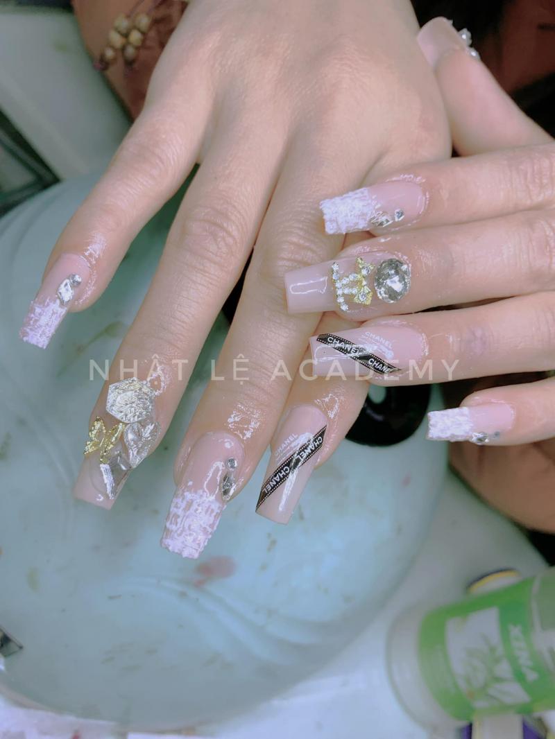 Nhật Lệ Nail