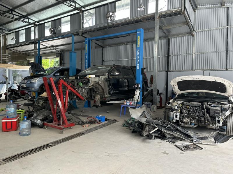 NHẬT QUANG auto garage