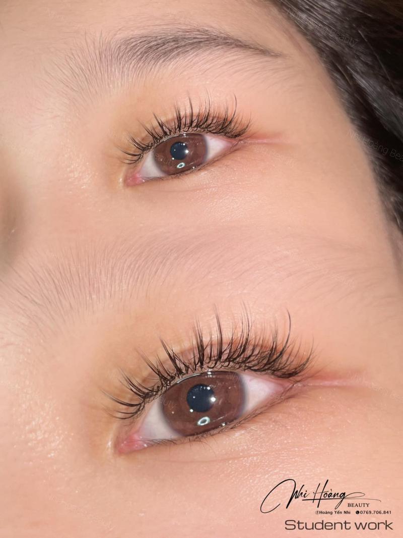 Nhi Hoàng Eyelash