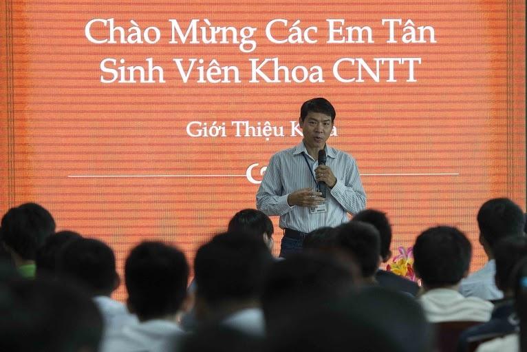 Nhờ tư vấn về chuyên ngành là việc đầu tiên các bạn cần làm