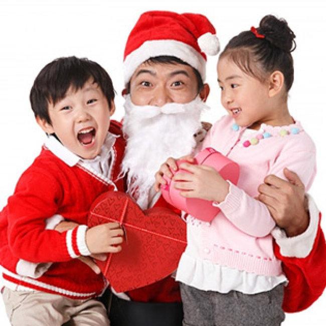 Khi sử dụng dịch vụ giao quà bạn được chụp hình với Ông Già Noel