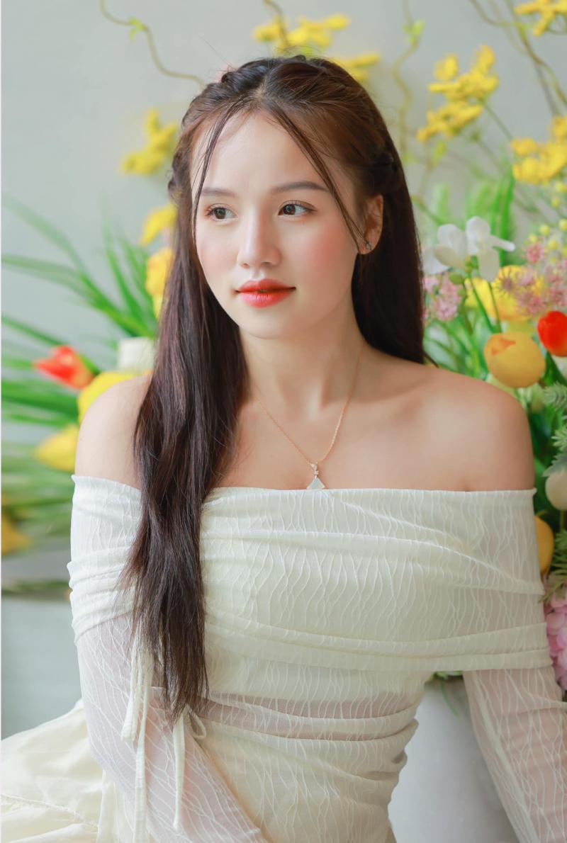 Nhung Thị