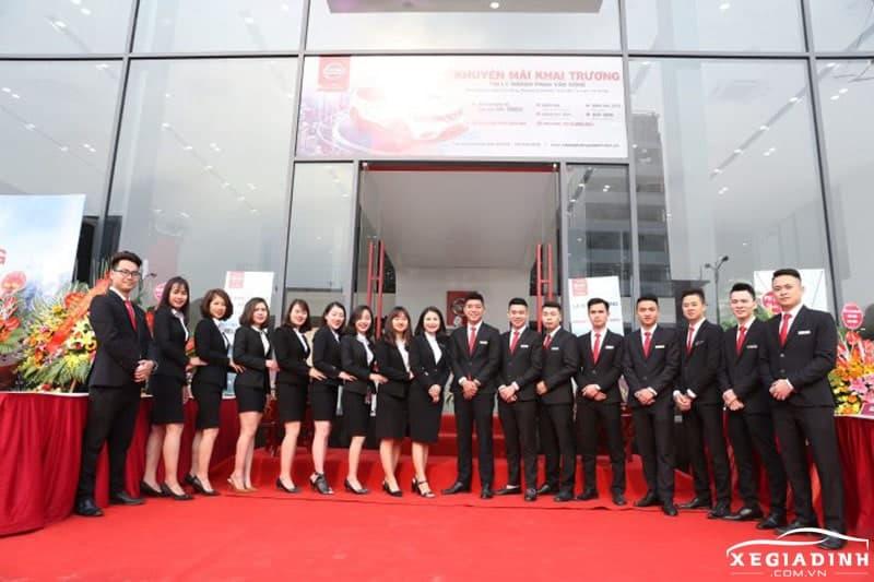 Đội ngũ tư vấn, kĩ thuật viên được đào tạo từ các chuyên gia của Nissan Việt Nam.