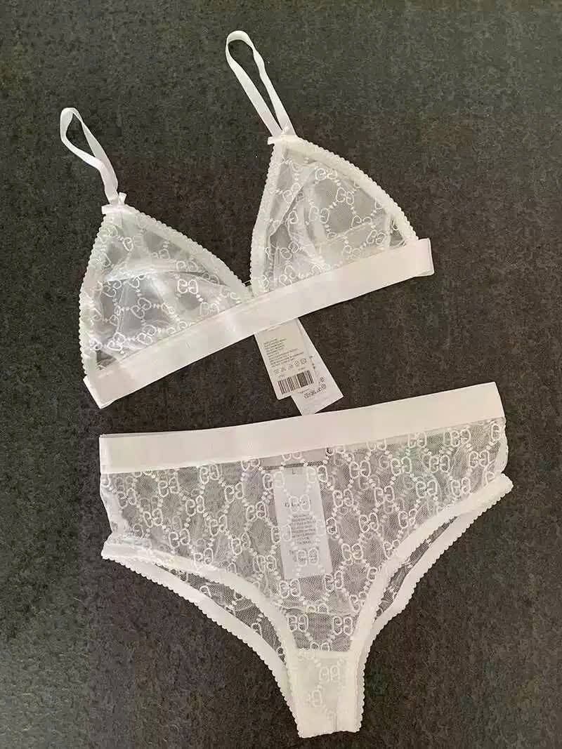 Nội y Phương Thảo