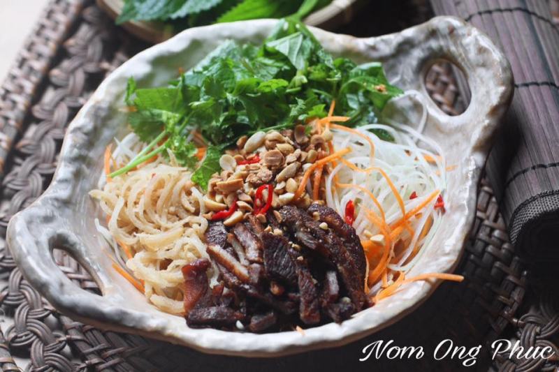 Top 10 địa chỉ thưởng thức nộm bò khô ngon nhất ở Hà Nội