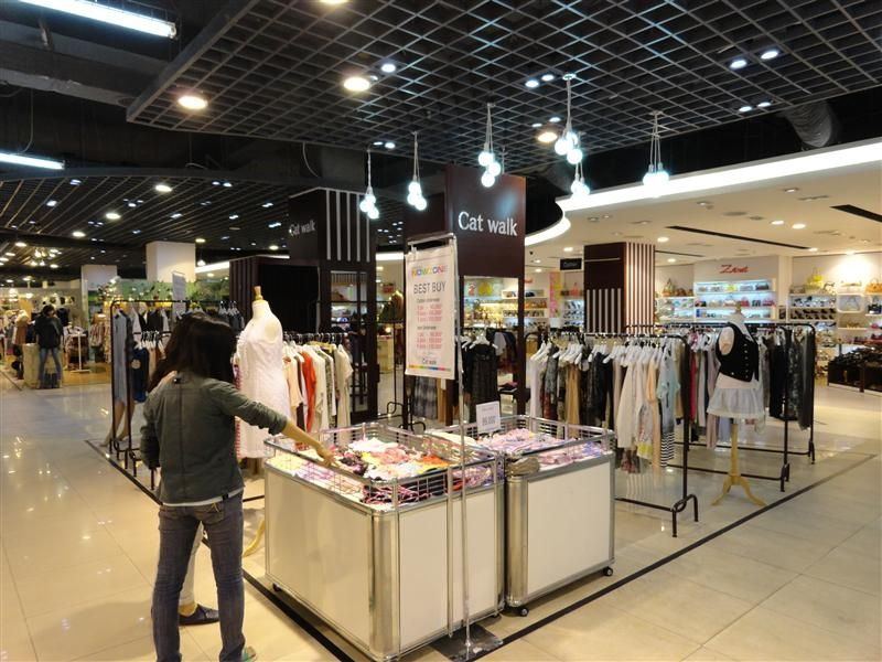 Nowzone Fashion Shopping Center Mall đáp ứng đầy đủ nhất những nhu cầu đa dạng của khách hàng về các lĩnh vực mua sắm, giải trí