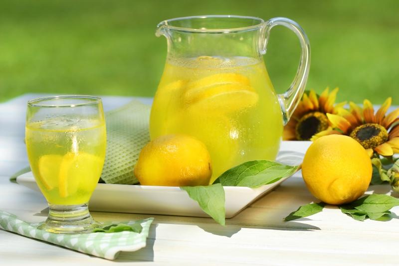 Nước cam, chanh giúp làm lành vết nhiệt miệng