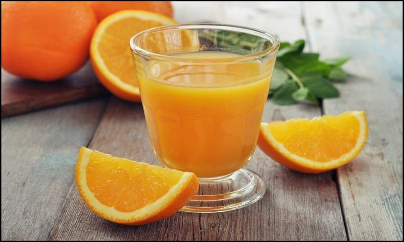 Một cốc nước cam khiến cơ thể giải nhiệt