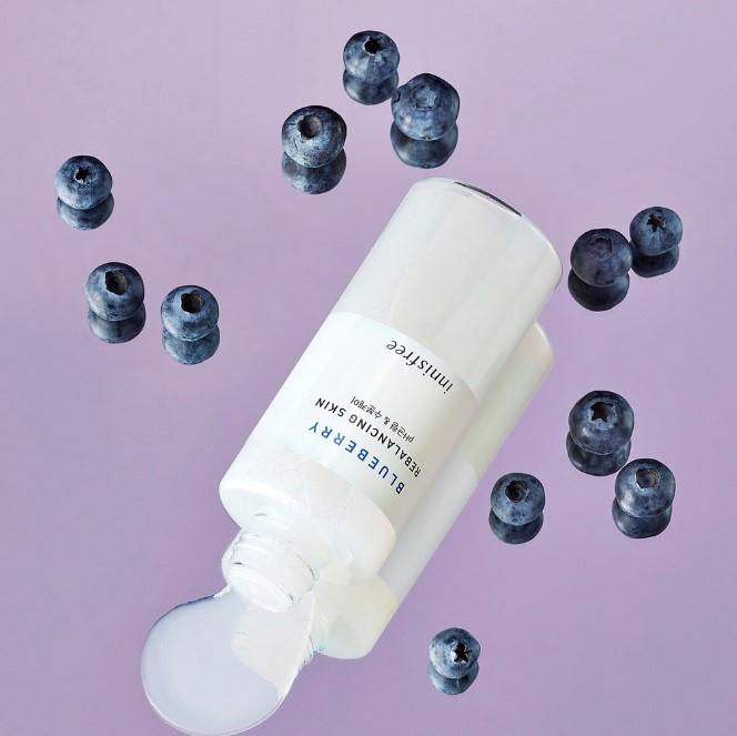 Nước cân bằng giữ ẩm da innisfree Blueberry Rebalancing Skin