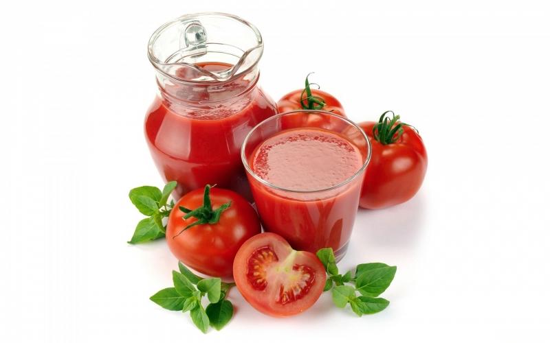 Nước ép cà chua trị nhiệt miệng