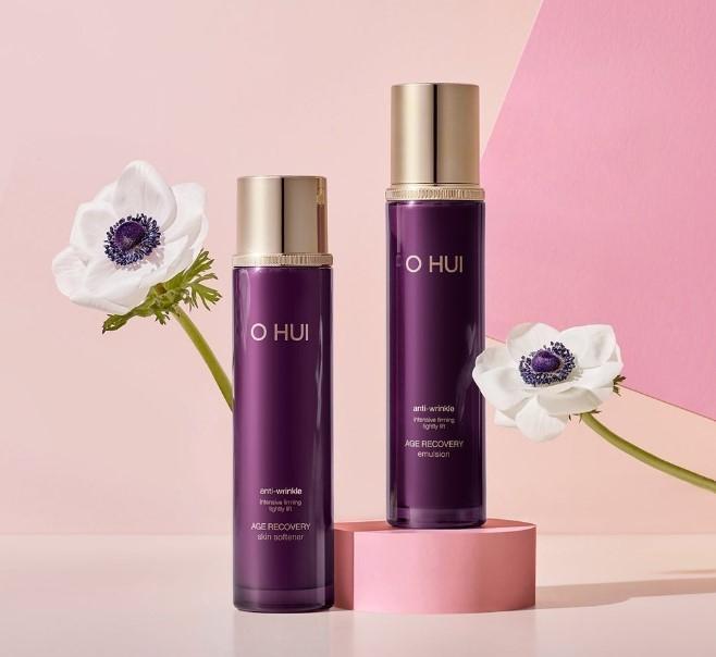 Nước hoa hồng Ohui Age Recovery Skin Softener