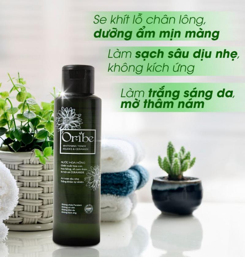 Nước hoa hồng Oribe dưỡng ẩm là một sản phẩm chăm sóc da đặc biệt được phát triển để cung cấp độ ẩm cần thiết và làm dịu da mụn