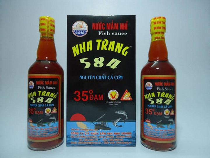 Nước mắm nhĩ cá cơm 584 Nha Trang