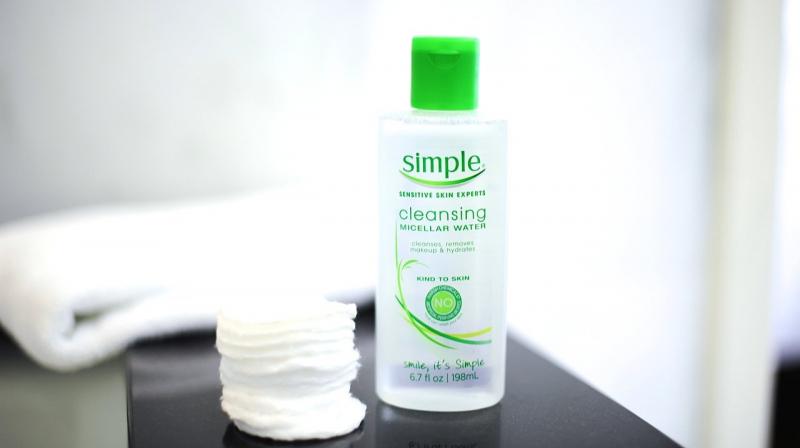 Nước tẩy trang Simple Cleansing Micellar Water