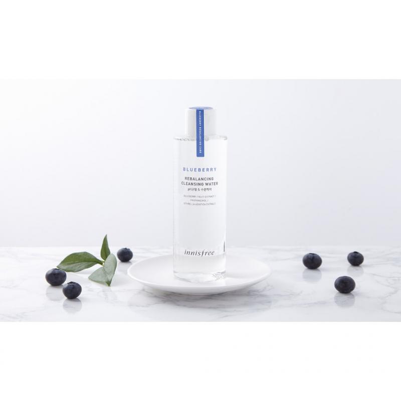 Nước tẩy trang từ blueberry innisfree Blueberry Rebalancing Cleansing Water 200ml