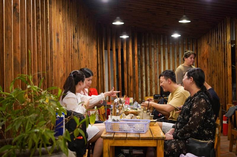 Ốc Chị Em