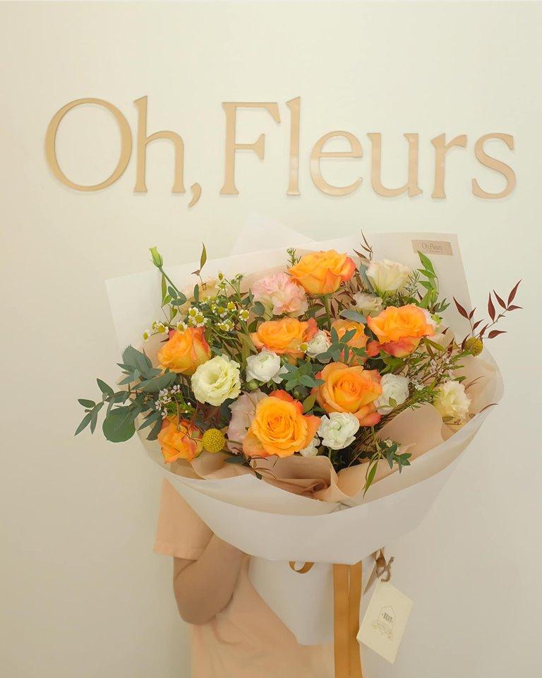 Bó hoa đẹp mắt mới lạ bởi cách bó chẳng giống ai và số lượng có hạn của tiệm Oh, Fleurs