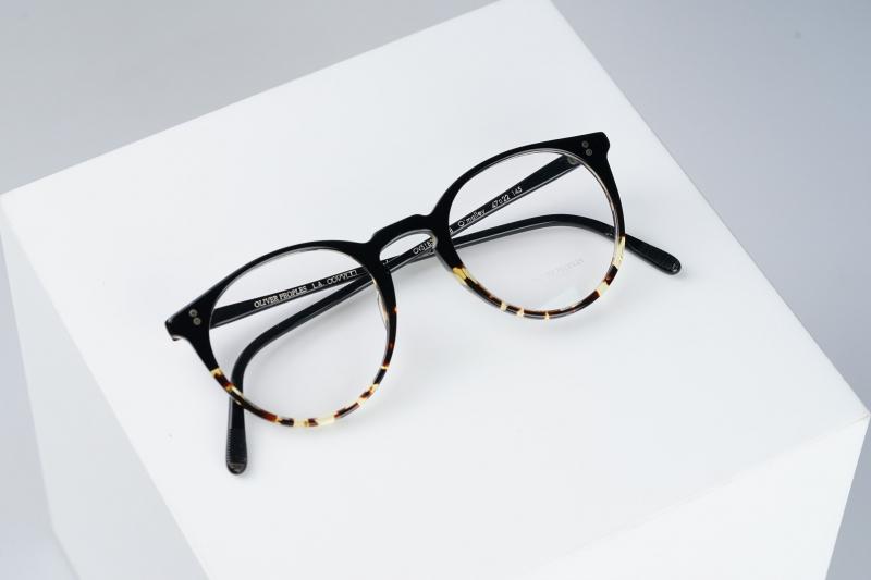 Oliver Peoples