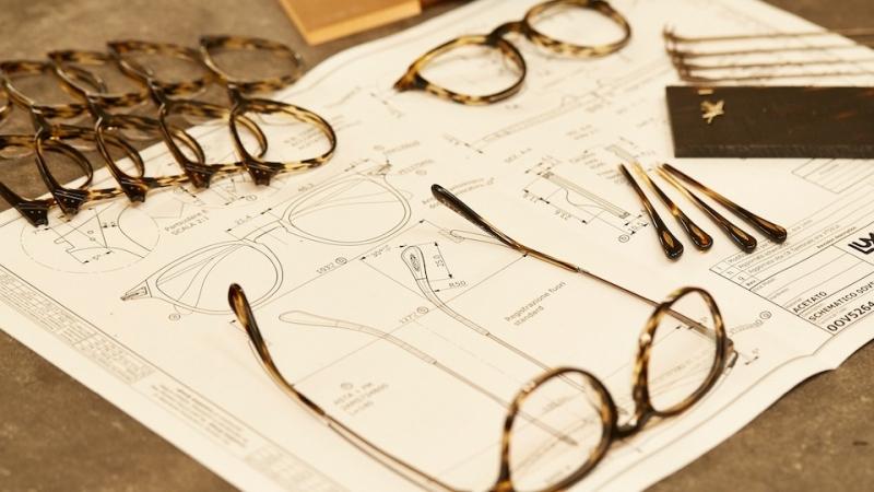 Bản vẽ chi tiết của 1 chiếc kính Oliver Peoples