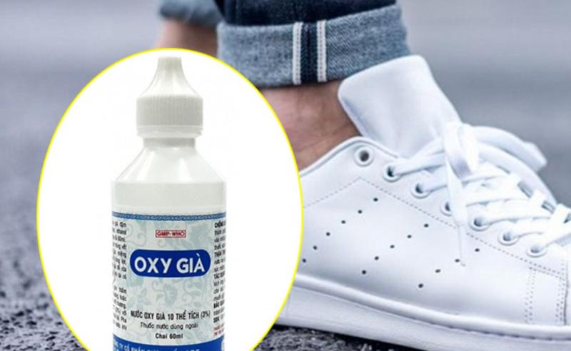 Mẹo tẩy sạch giày bằng Oxy già