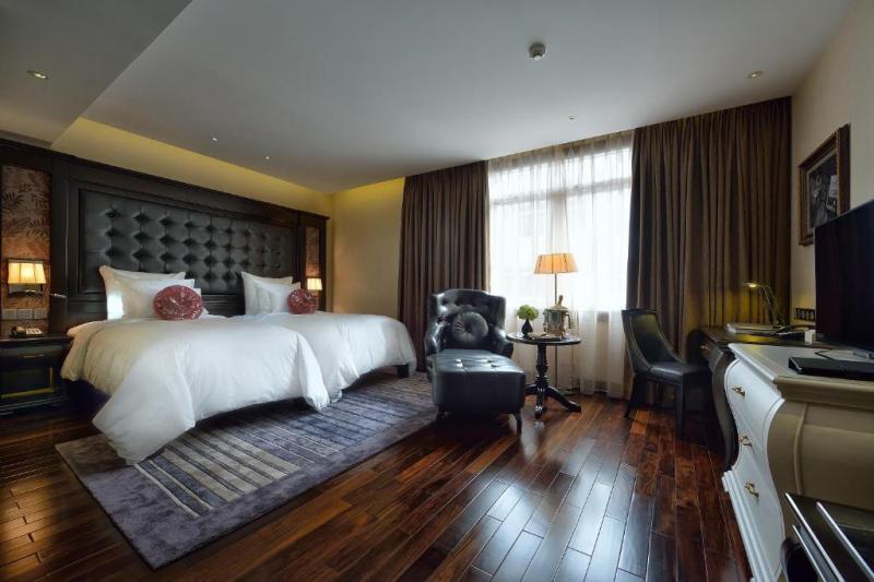 Paradise Suites Halong Hotel