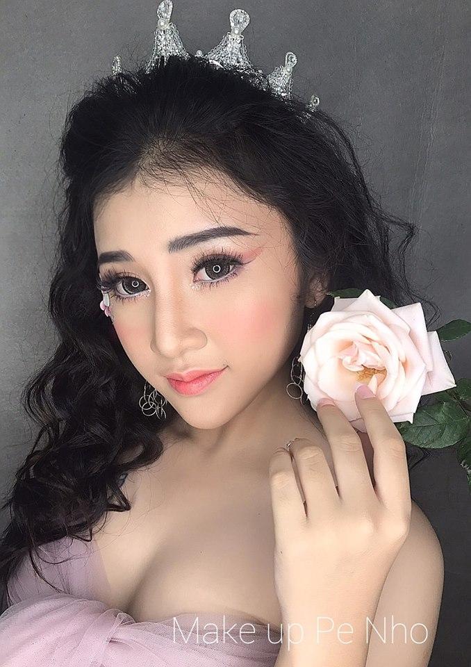 Pé Nhỏ Make Up (Áo cưới Bella)