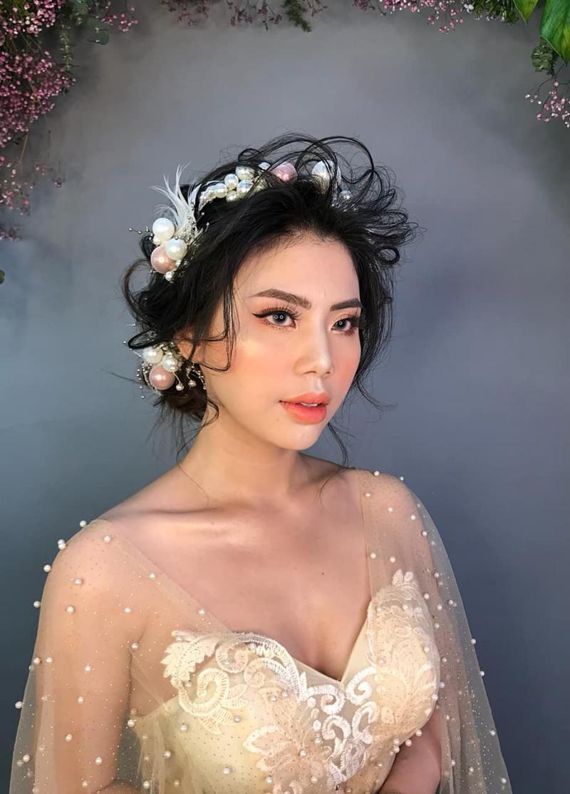 Pé Nhỏ Make Up (Áo cưới Bella)