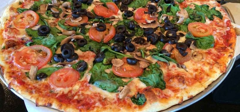 Pepperonis luôn cung cấp những chiếc pizza chất lượng và bắt mắt.