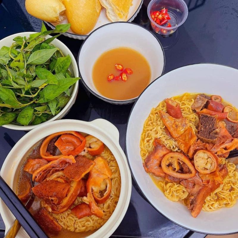 Phá Lấu Bò & Bún Bò San San