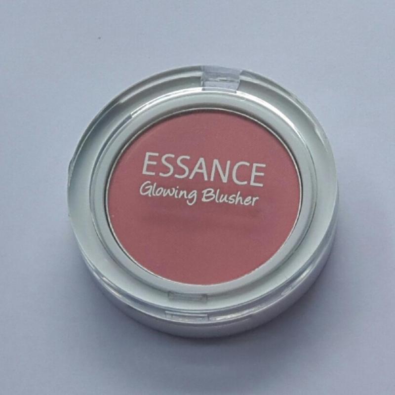 Phấn má hồng rạng rỡ lâu trôi Essance Glowing Blusher