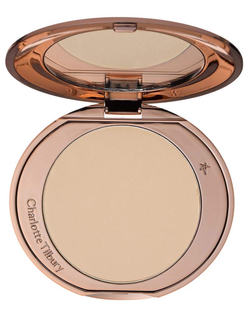 Charlotte Tilbury Airbrush Flawless Finish 02 có khả năng bám màu cực tốt, lâu trôi.