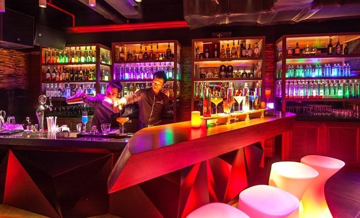 Top 8 Quán bar nổi tiếng nhất tại Hà Nội được giới trẻ yêu thích - Toplist.vn