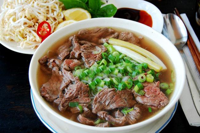 Món ăn đường phố nổi tiếng nhất Việt Nam
